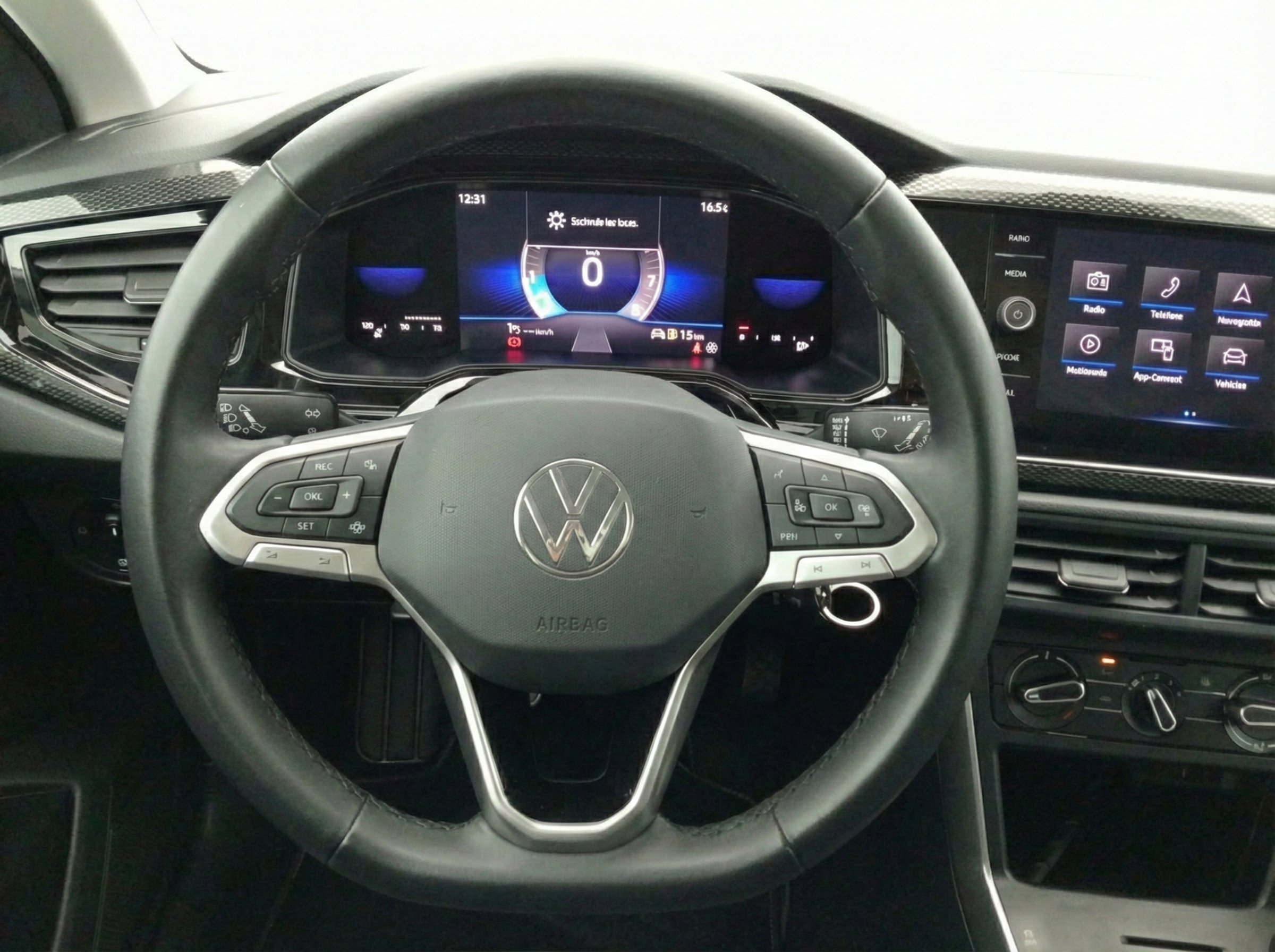 VOLKSWAGEN Polo