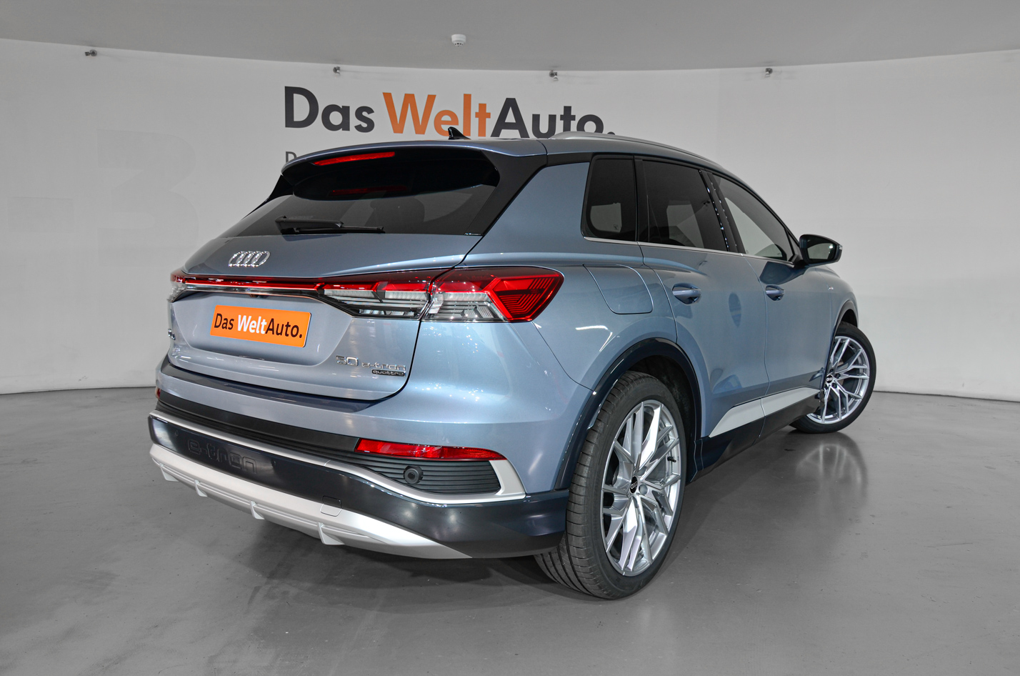 AUDI Q4