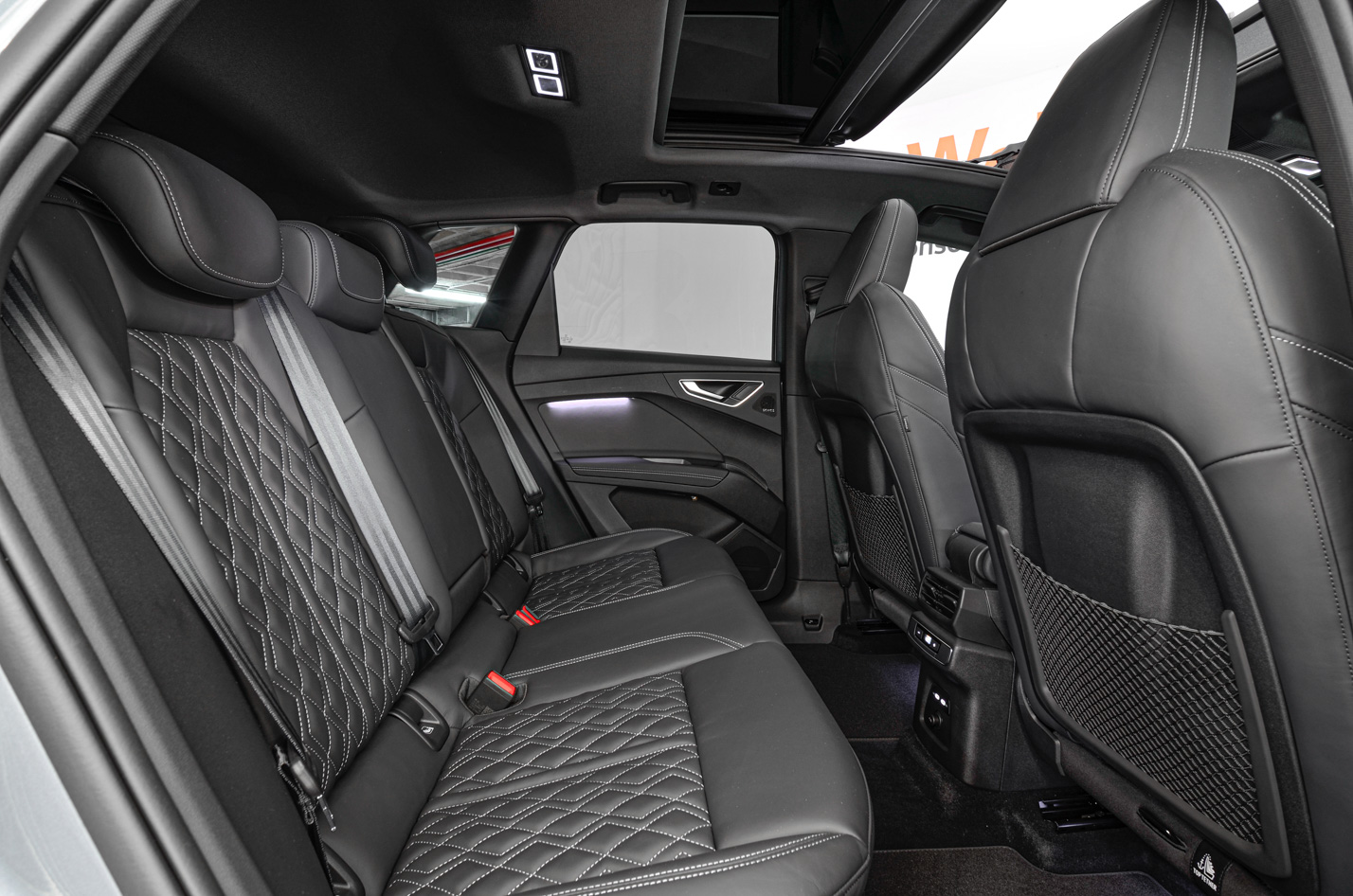 AUDI Q4
