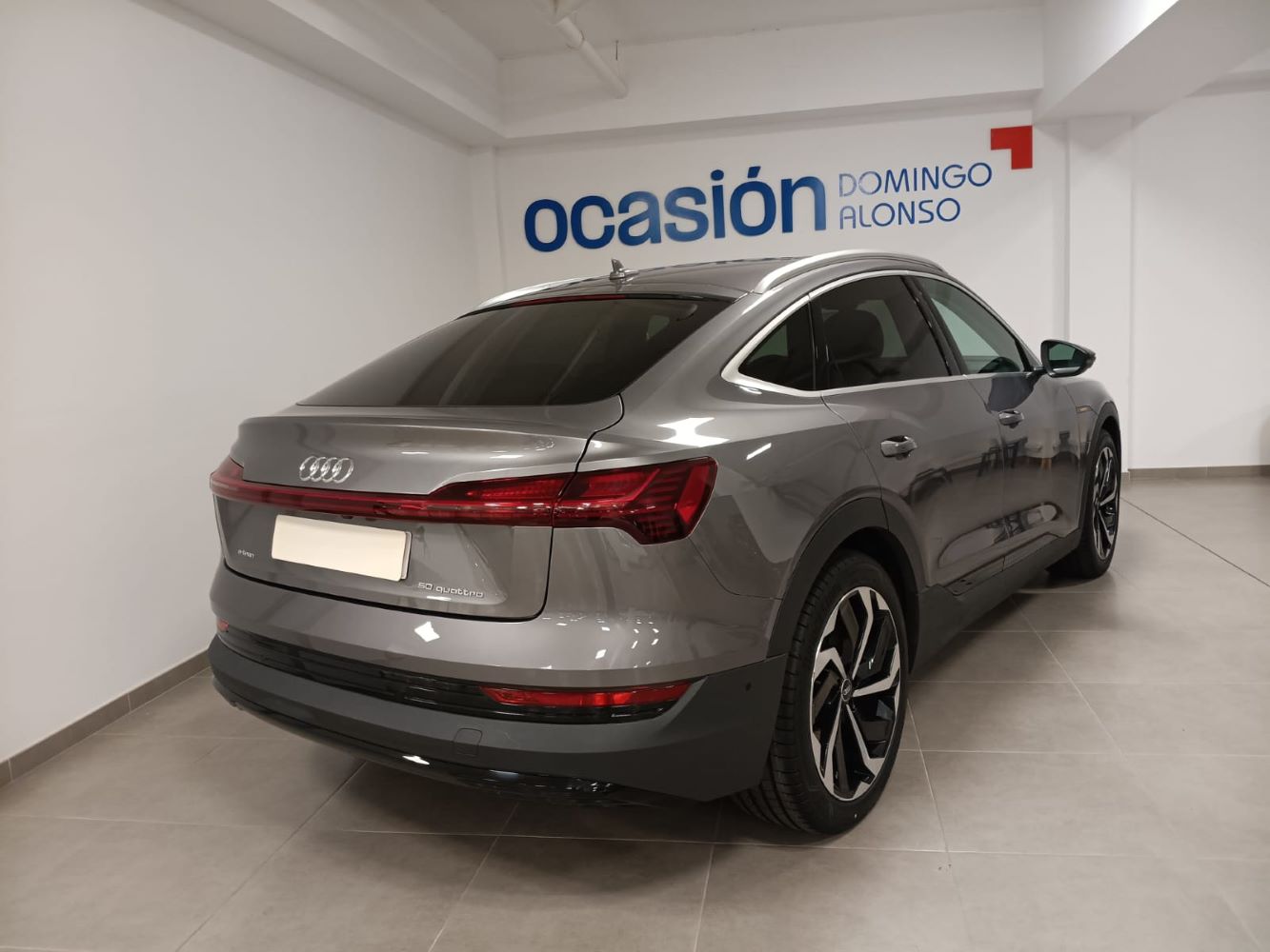 AUDI e-tron