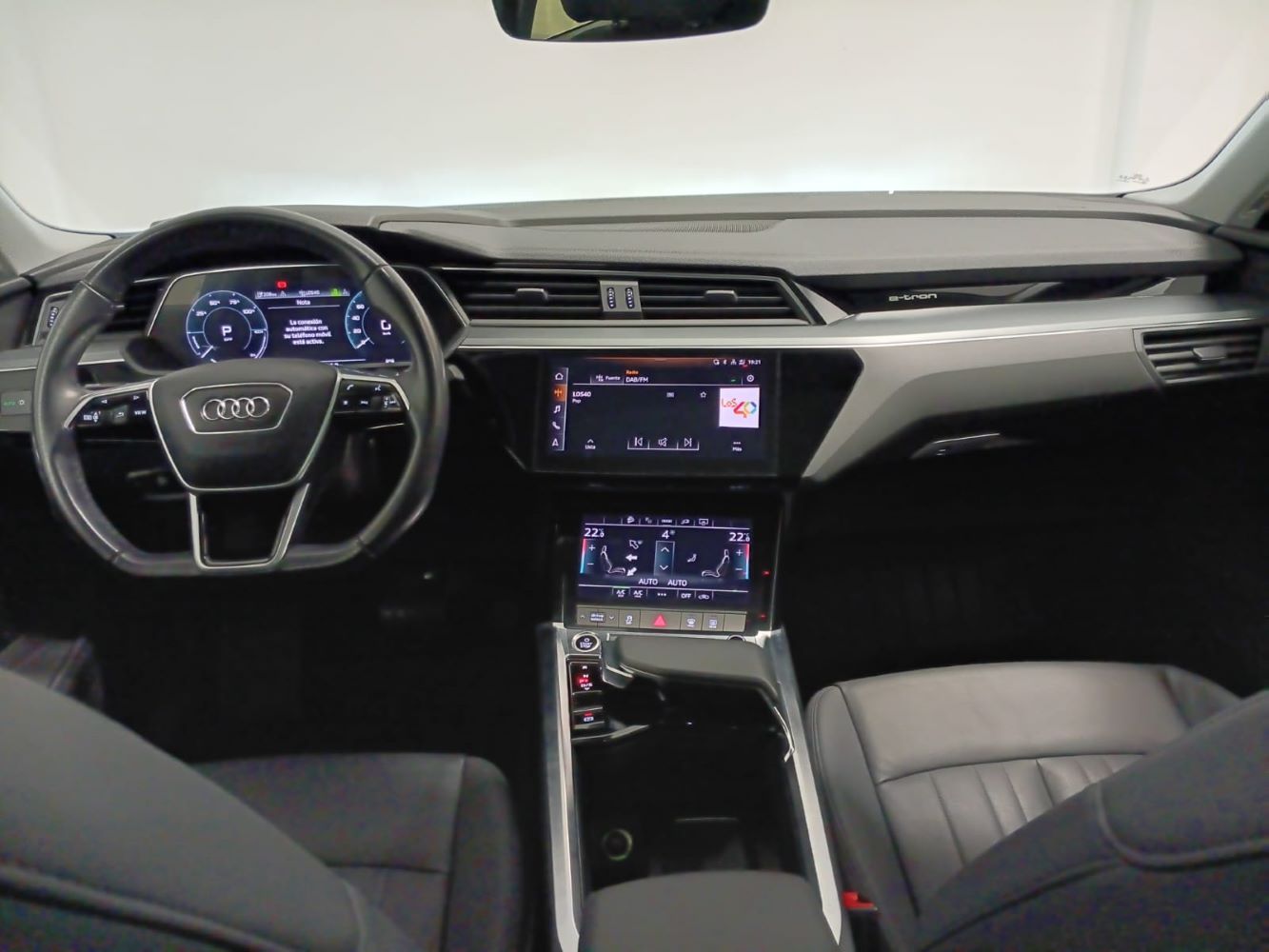 AUDI e-tron