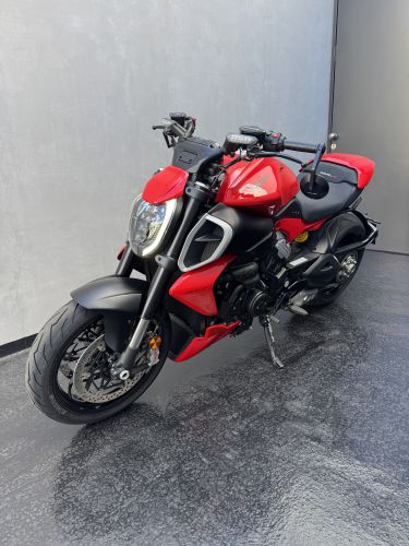 DUCATI DIAVEL V4