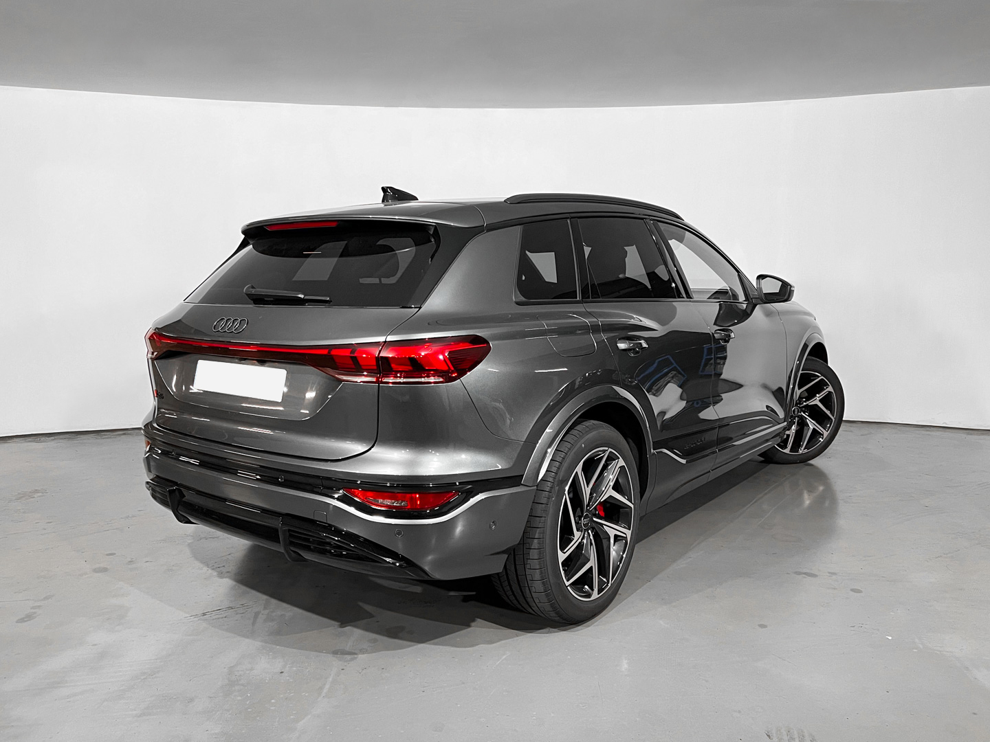 AUDI Q6