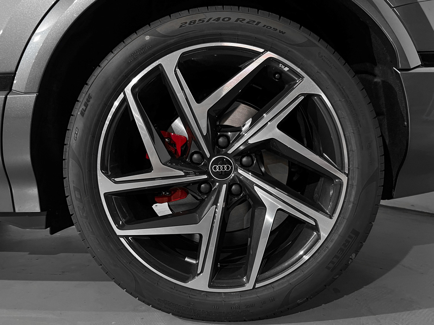 AUDI Q6