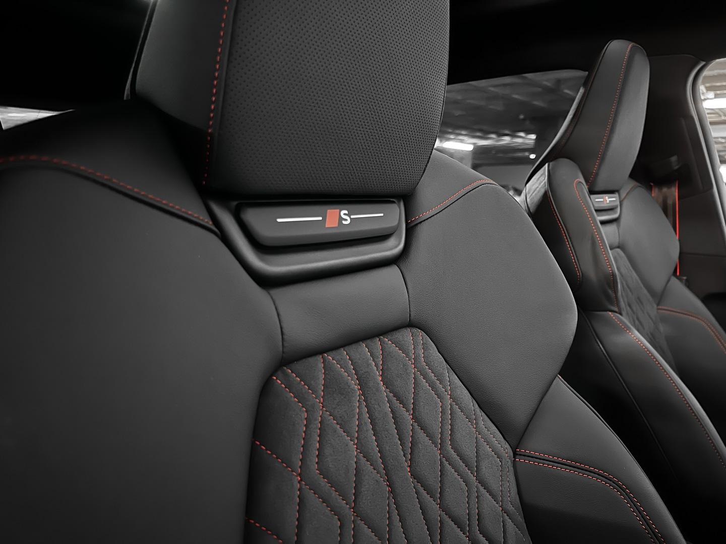 AUDI Q6