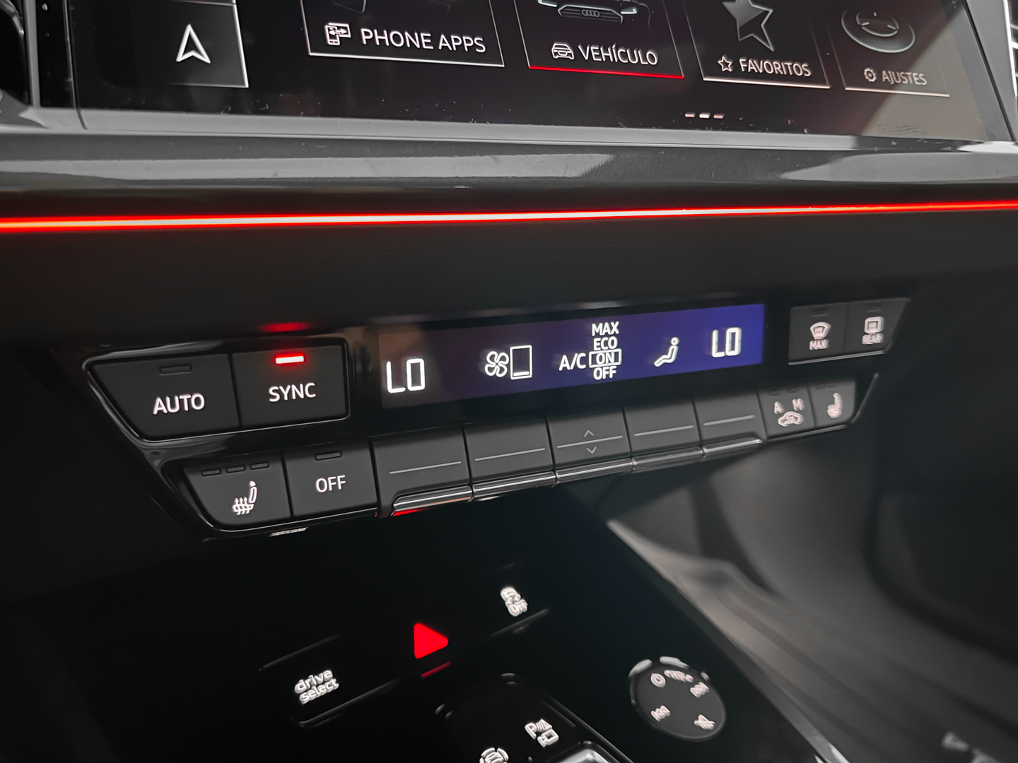 AUDI Q4