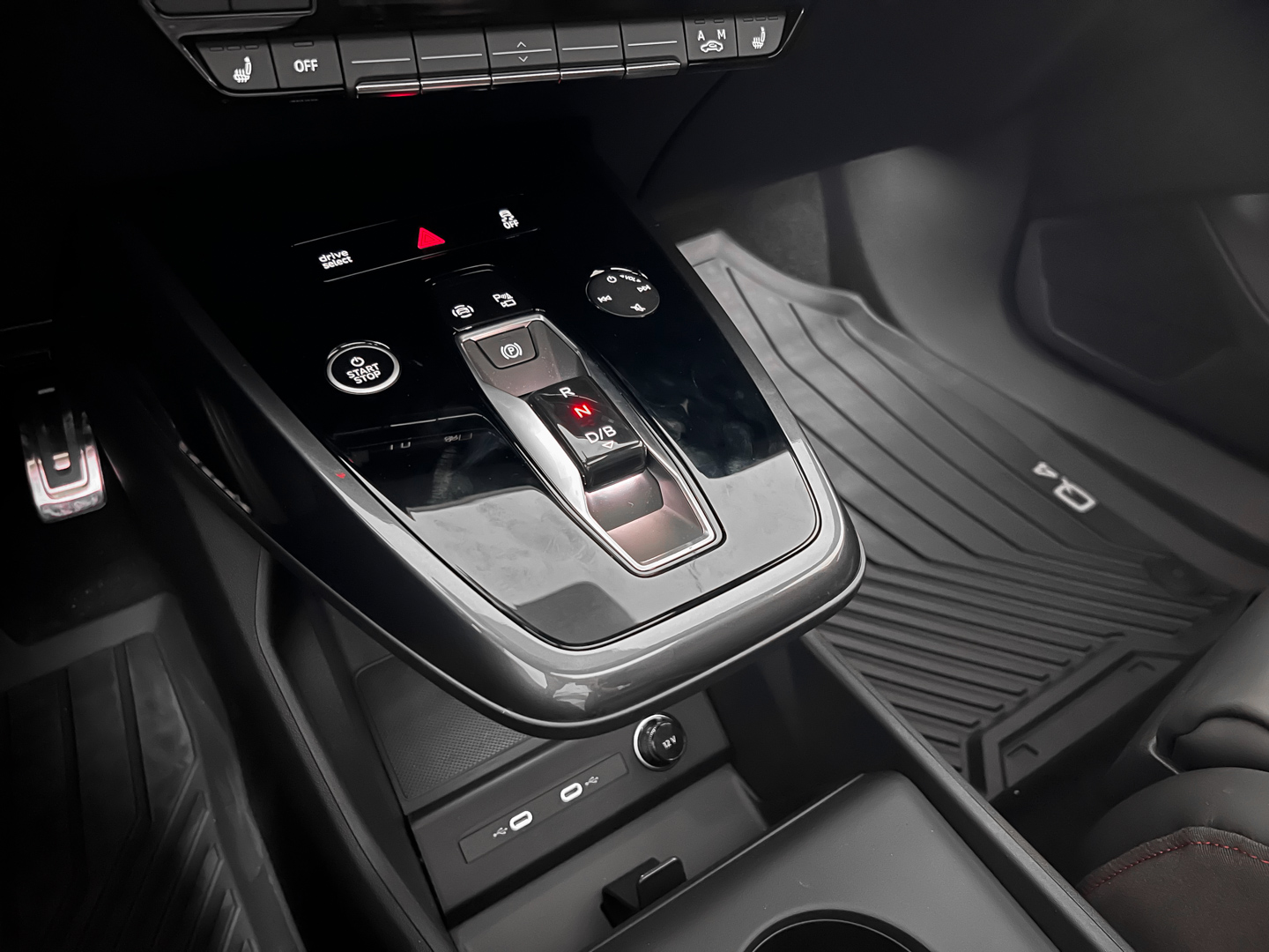 AUDI Q4
