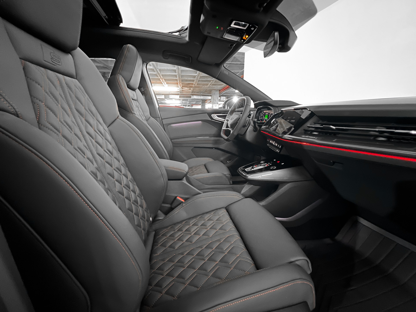 AUDI Q4