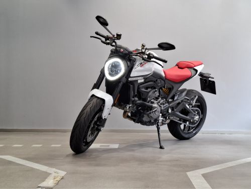 DUCATI Monster