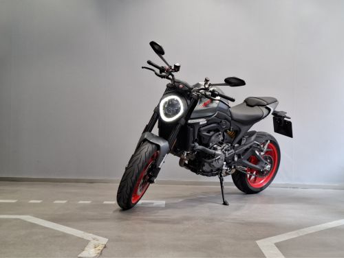 DUCATI Monster