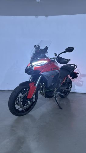 DUCATI Multistrada V4