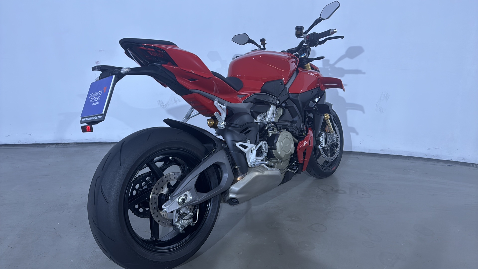 DUCATI Streetfighter V4