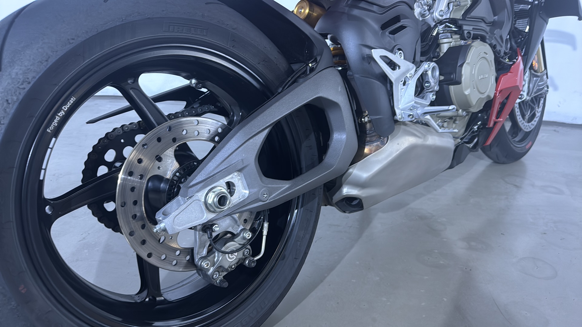 DUCATI Streetfighter V4