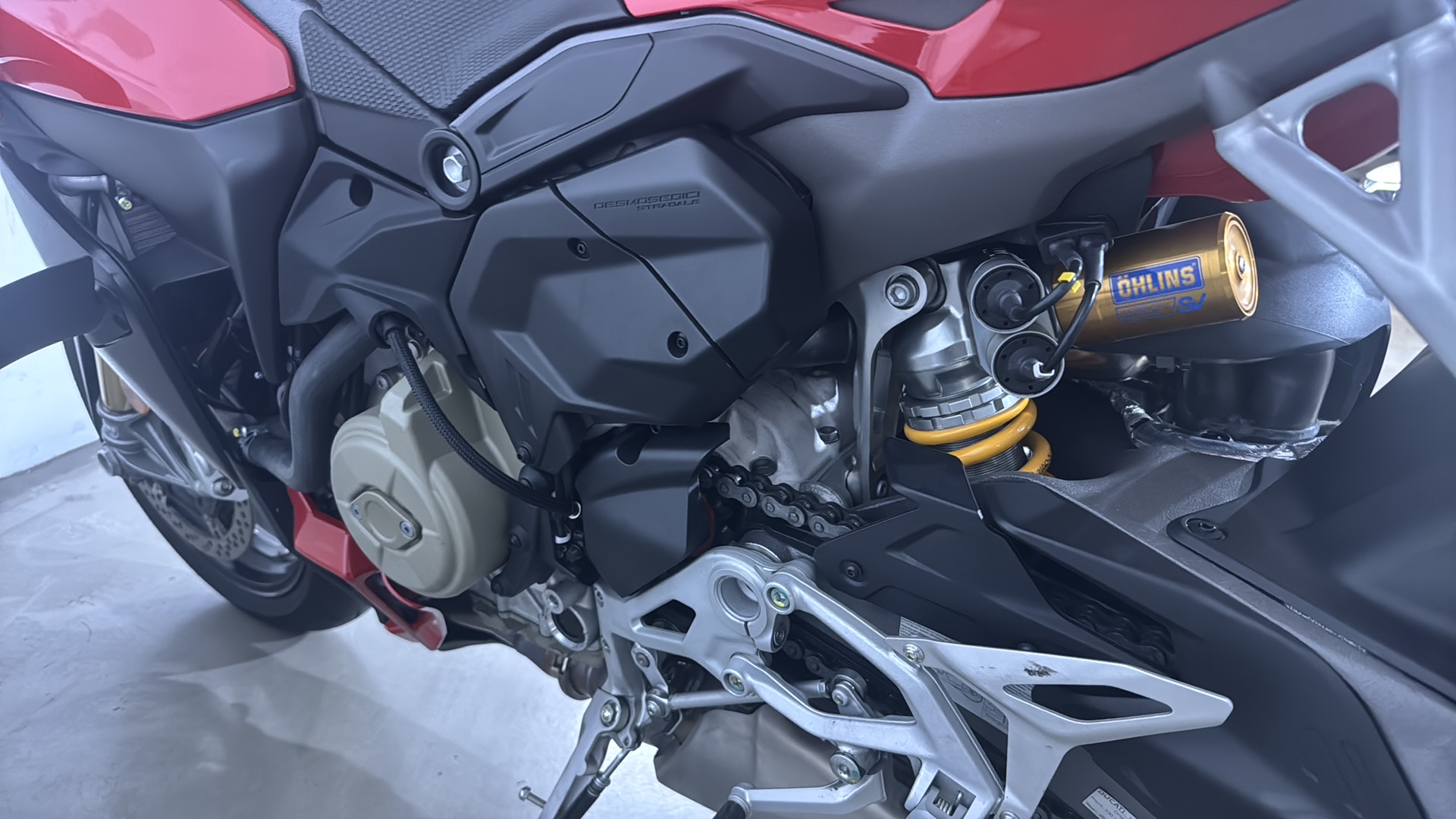 DUCATI Streetfighter V4