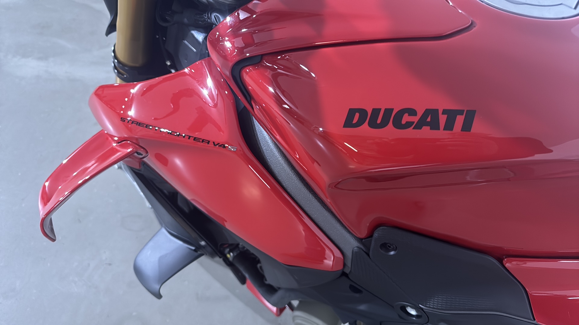 DUCATI Streetfighter V4