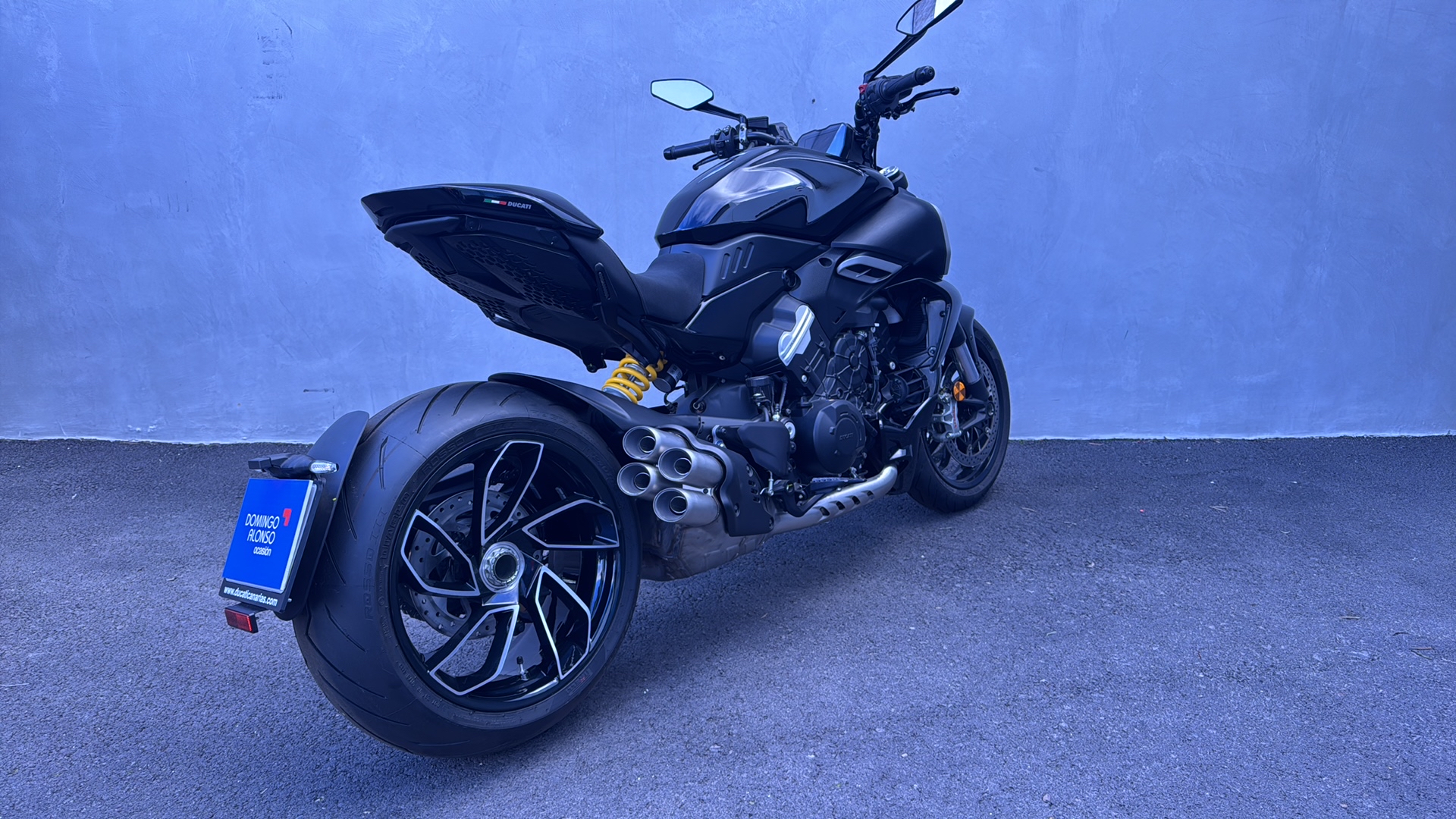 DUCATI DIAVEL V4