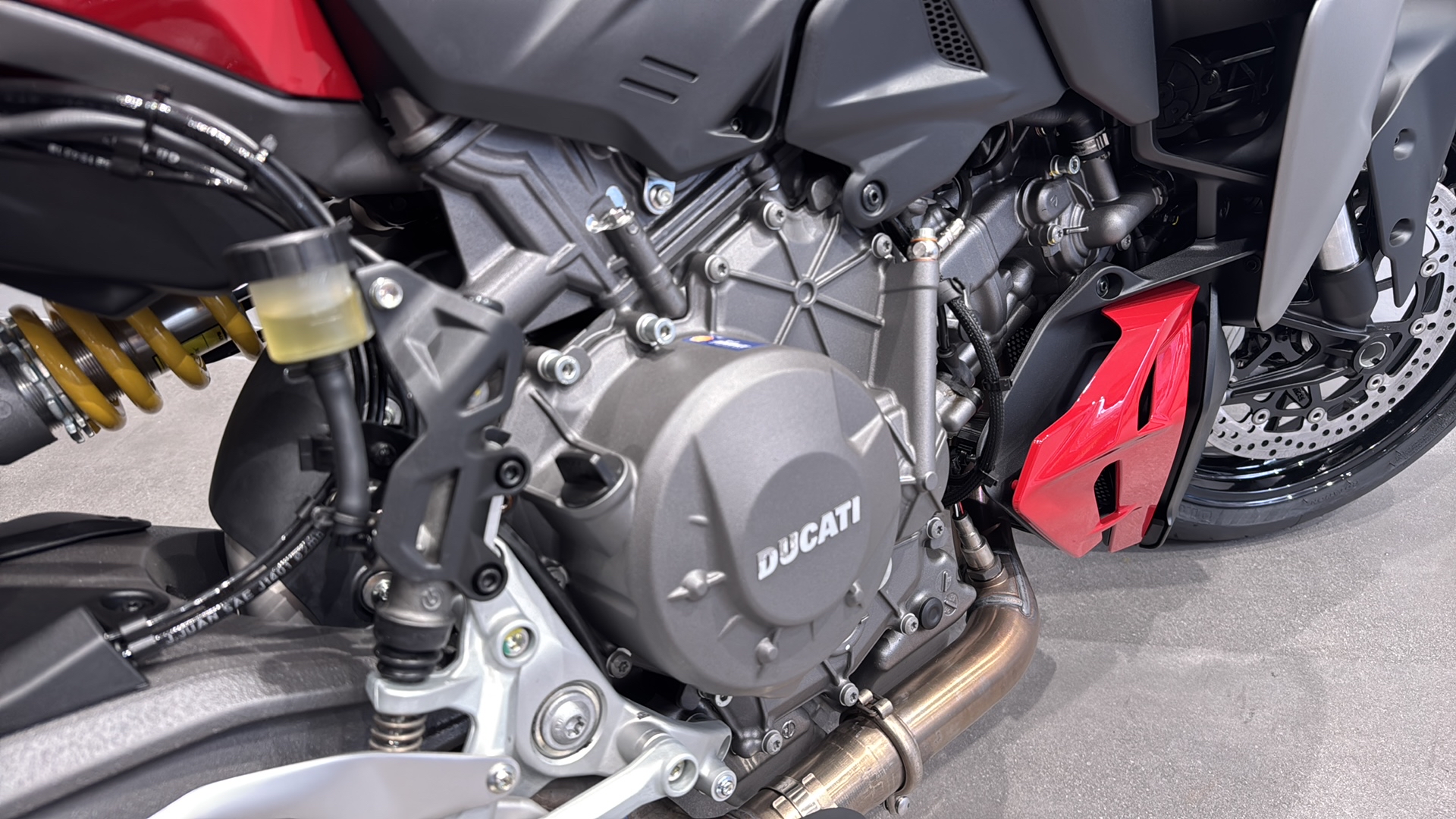 DUCATI Streetfighter