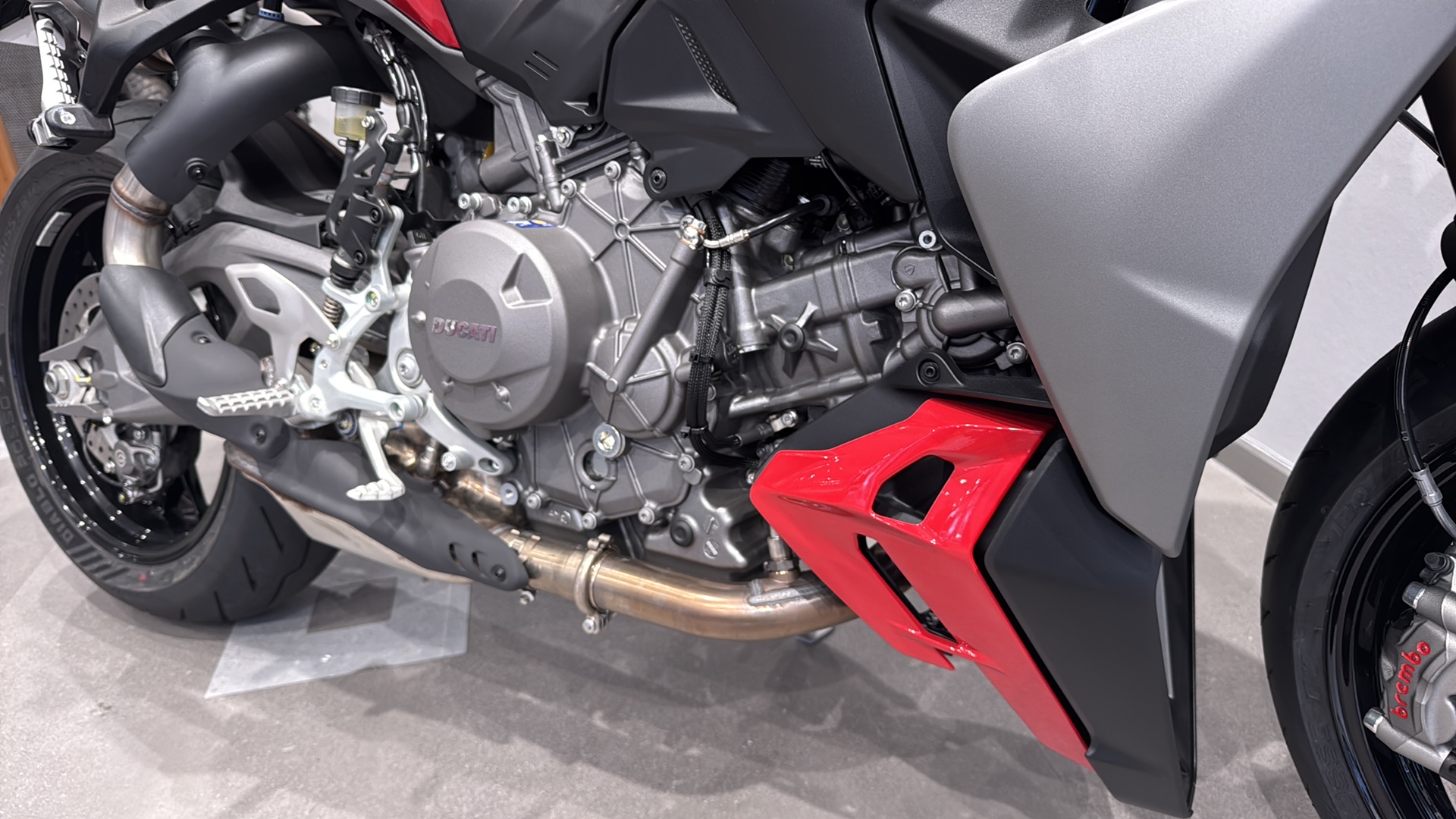 DUCATI Streetfighter