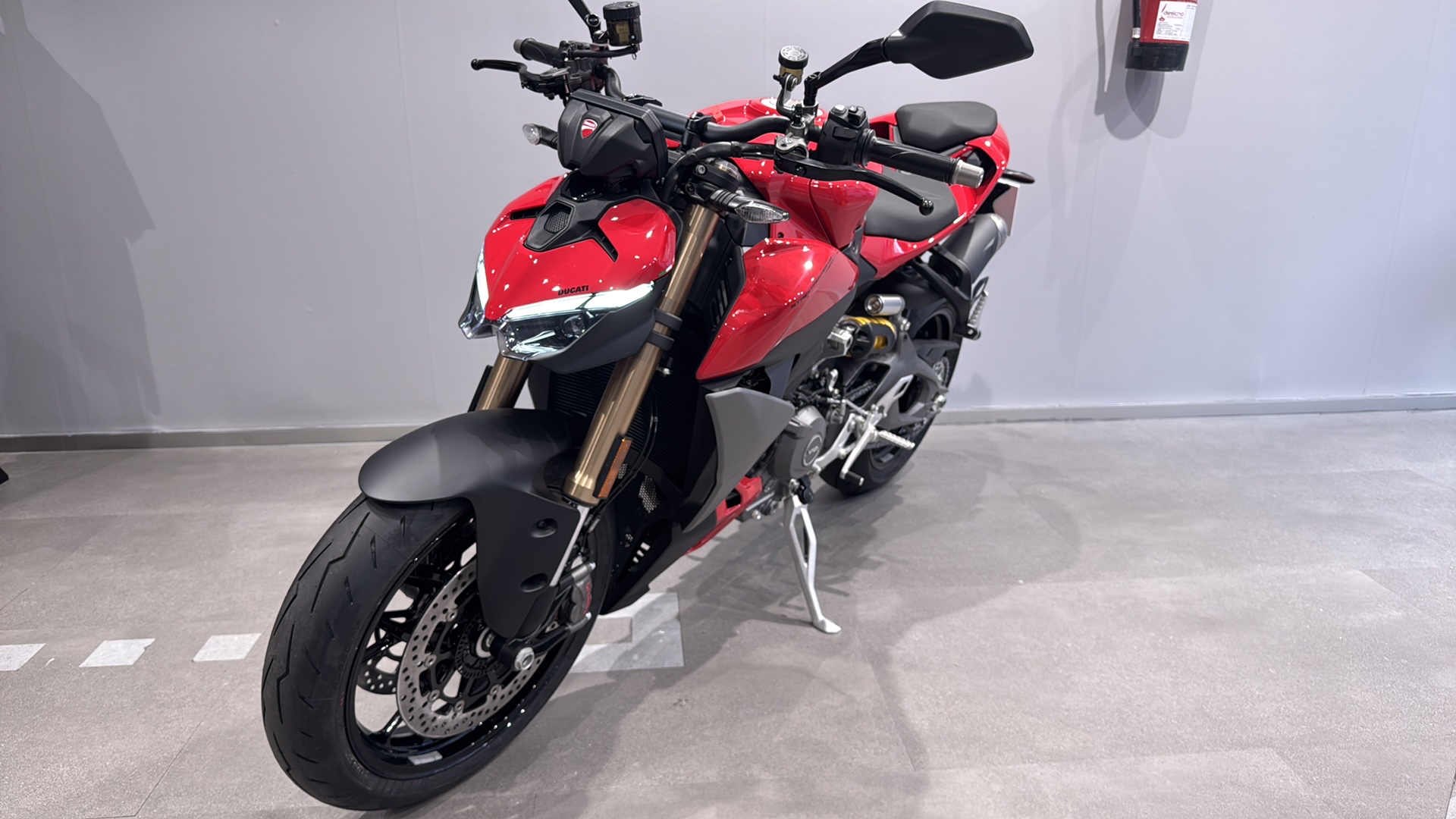 DUCATI Streetfighter