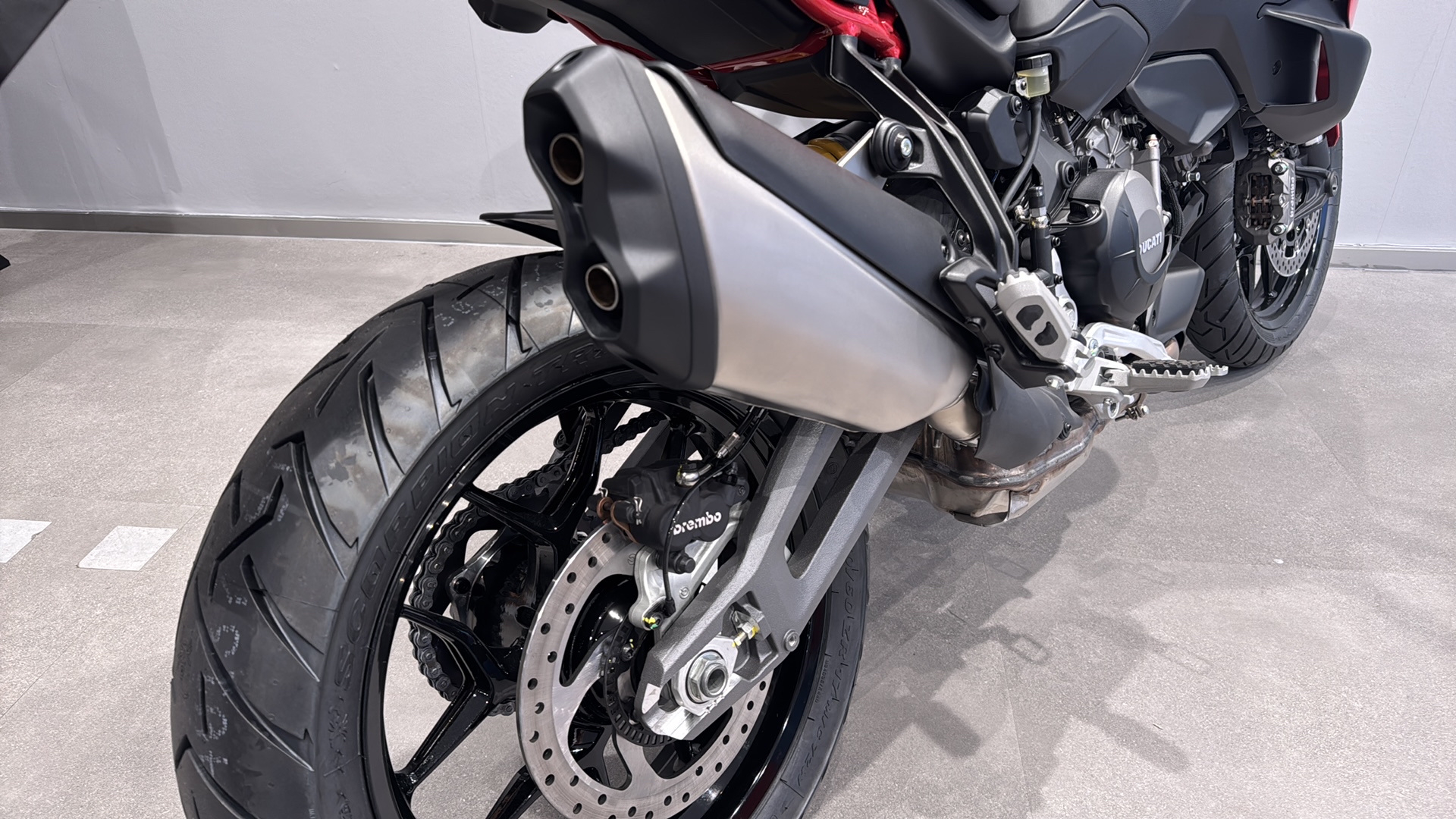 DUCATI Multistrada V2
