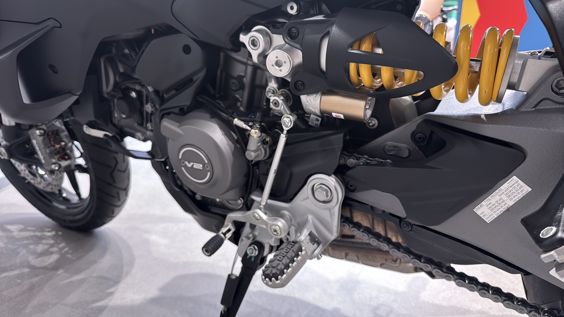 DUCATI Multistrada V2