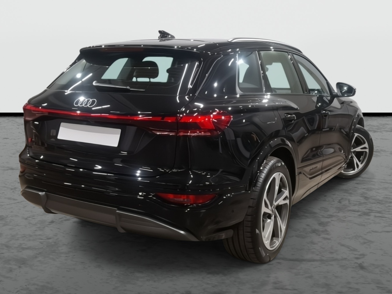 AUDI Q6