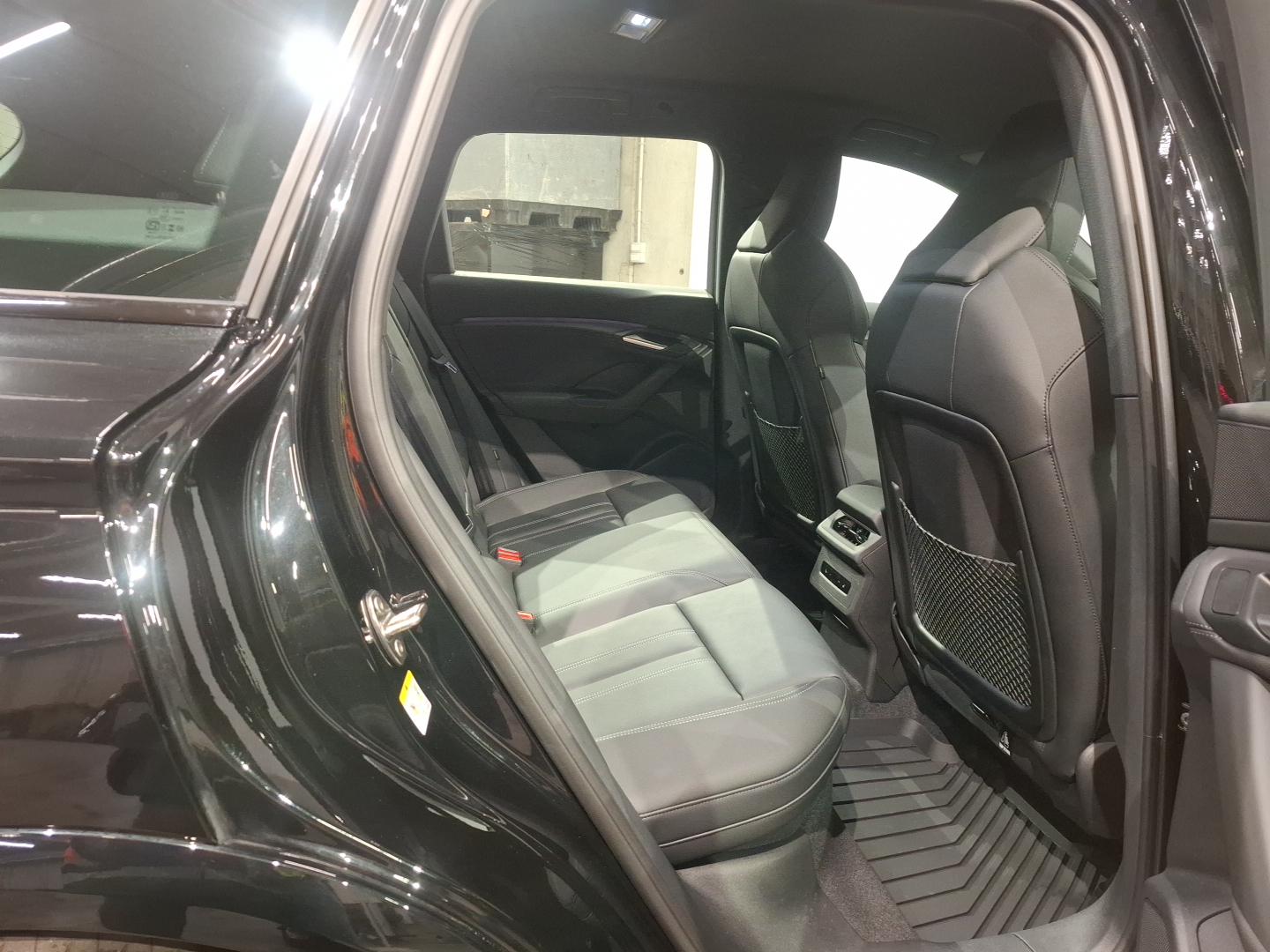 AUDI Q6