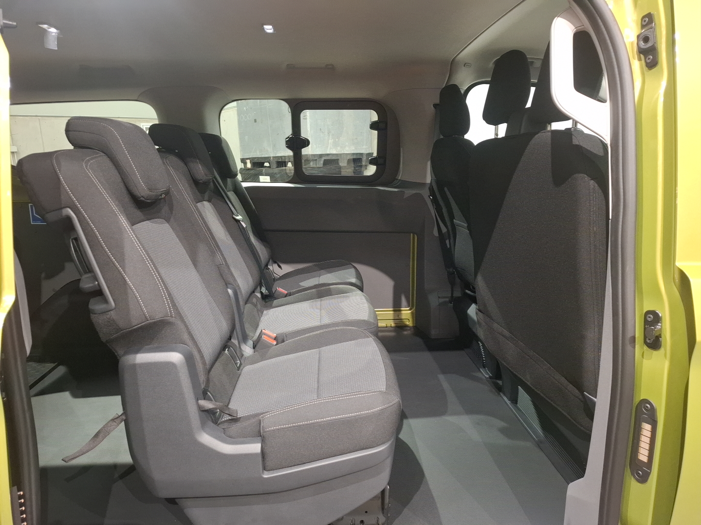 VW COMERCIALES Transporter