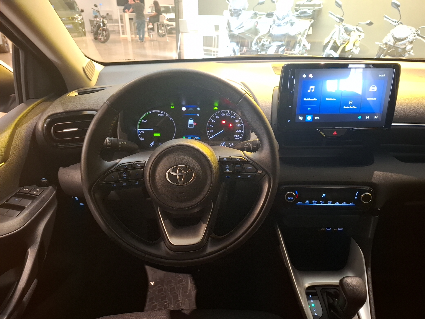 TOYOTA Yaris