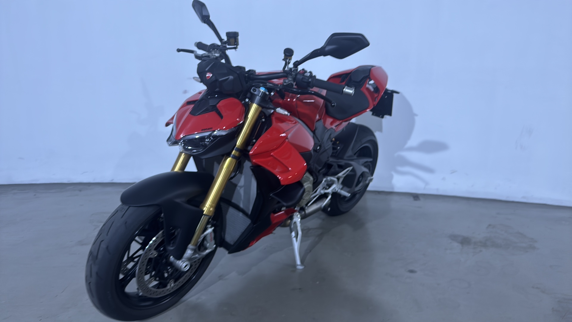 DUCATI Streetfighter V4