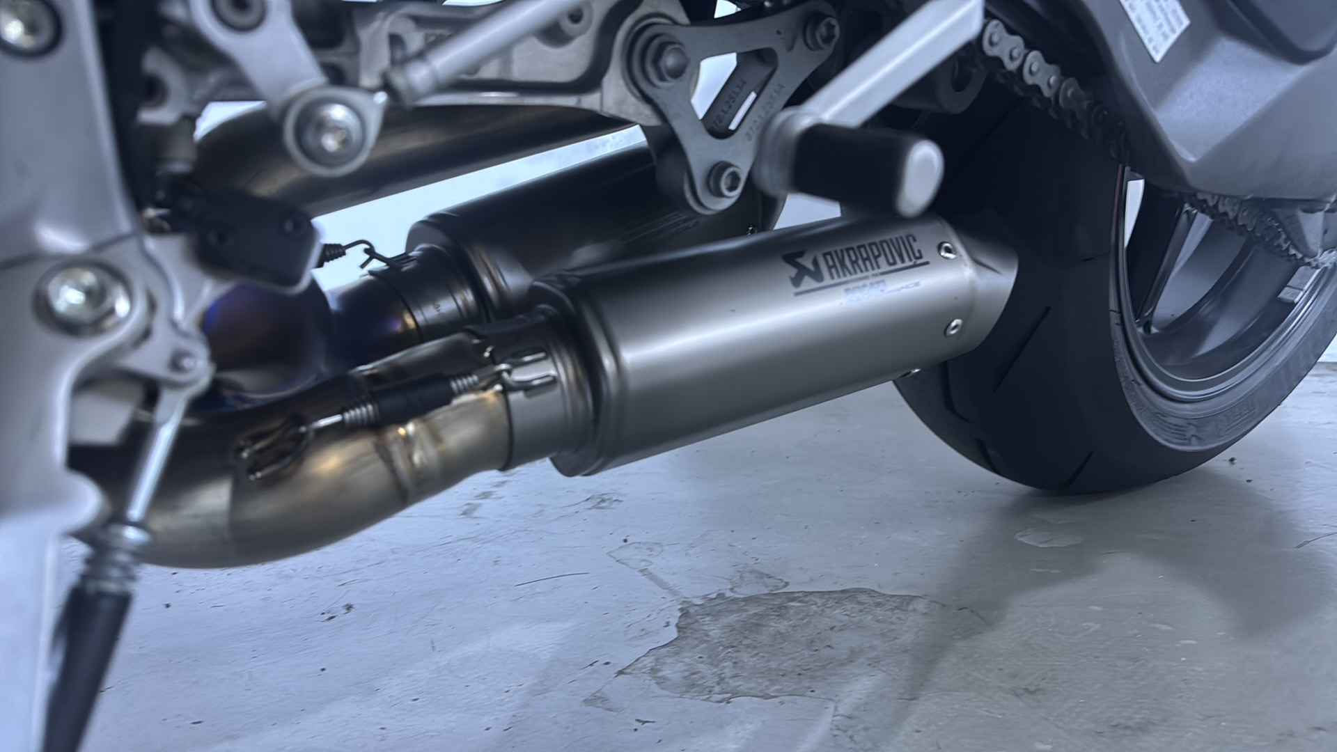 DUCATI Streetfighter V4