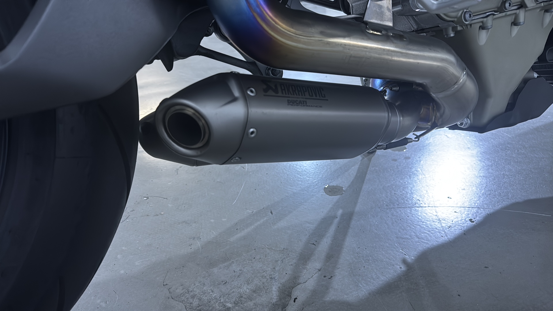 DUCATI Streetfighter V4