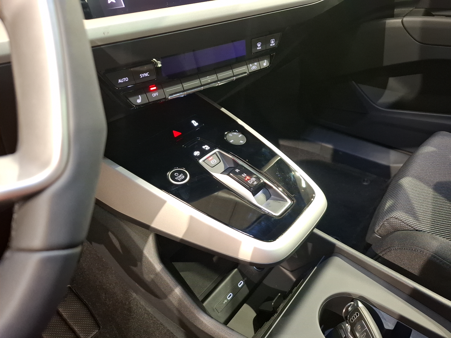 AUDI Q4
