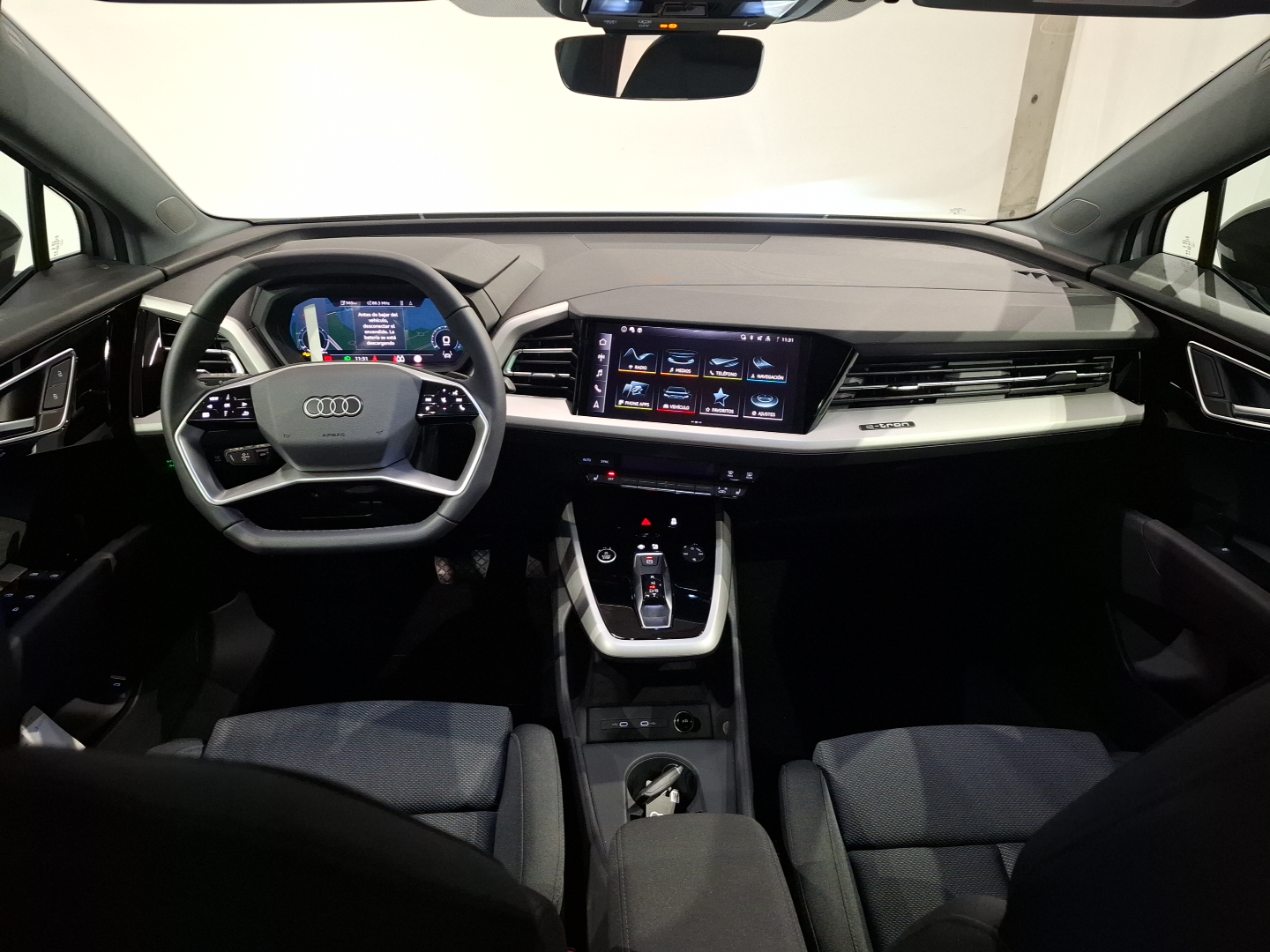 AUDI Q4