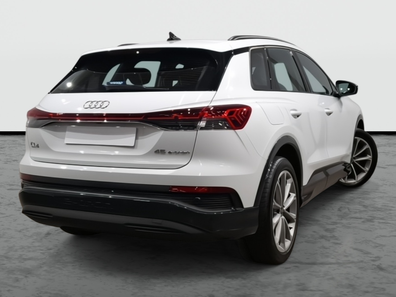 AUDI Q4