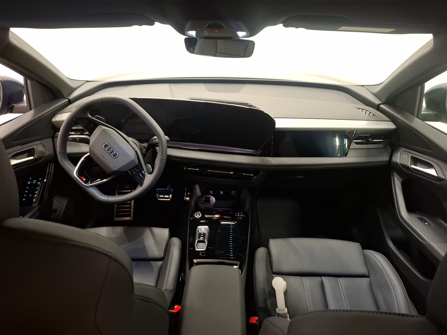 AUDI Q6