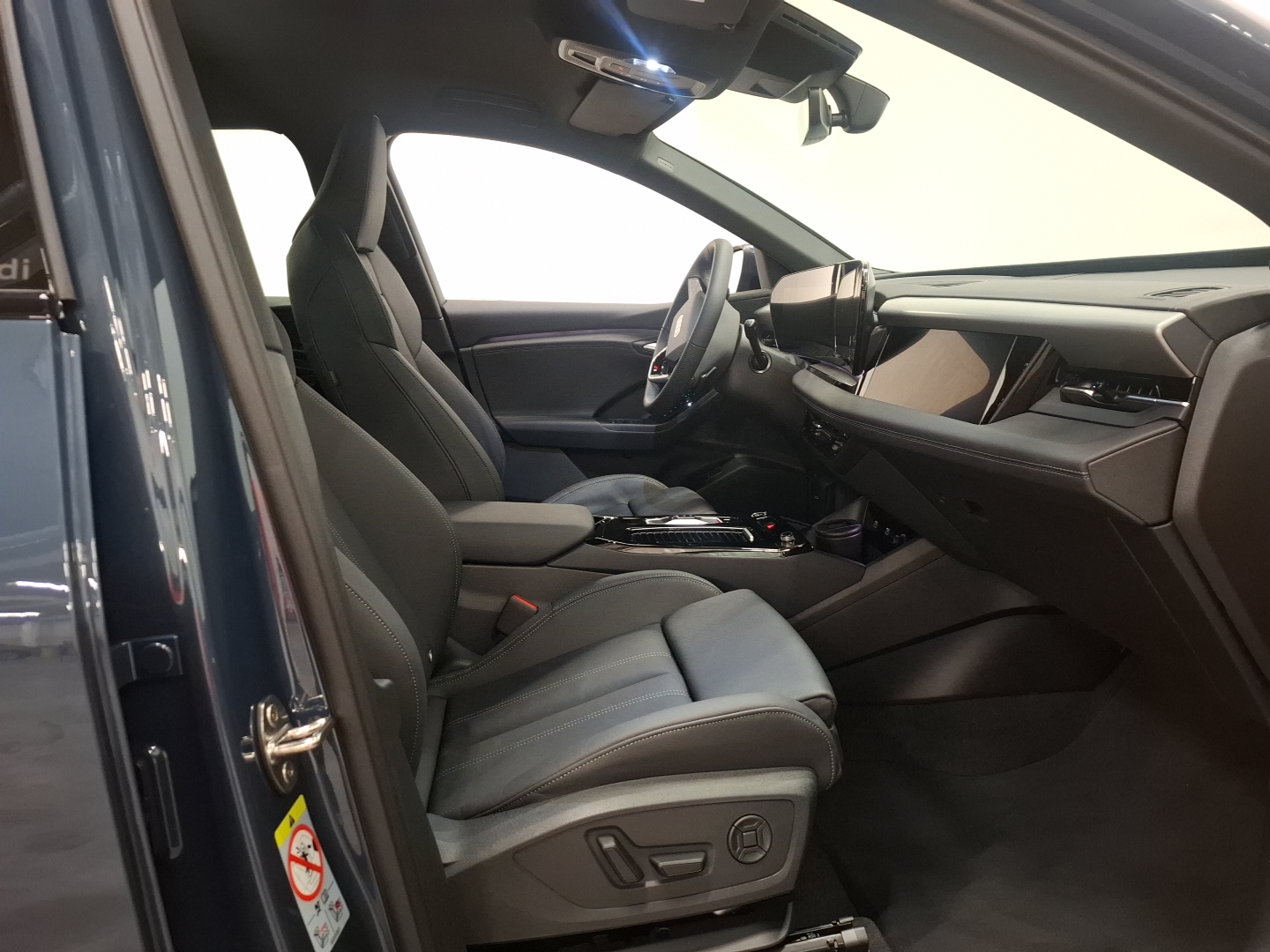 AUDI Q6