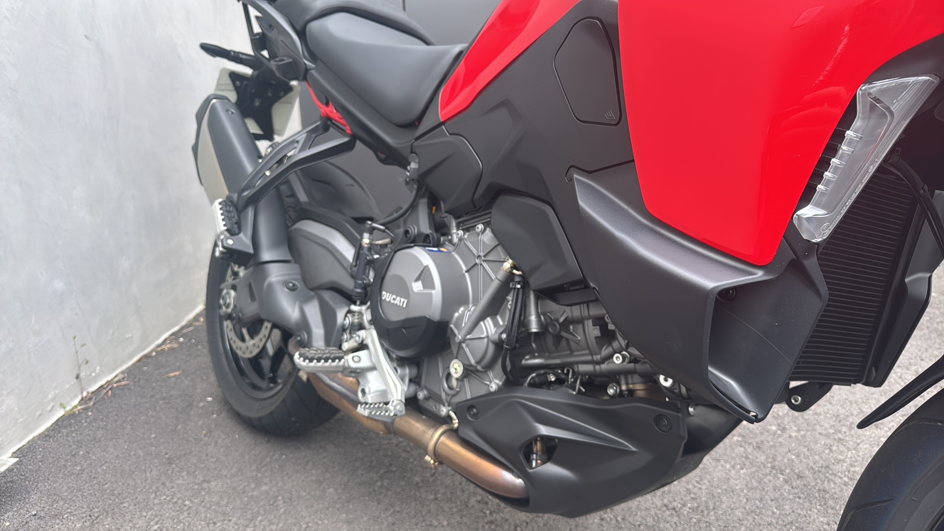DUCATI Multistrada V2
