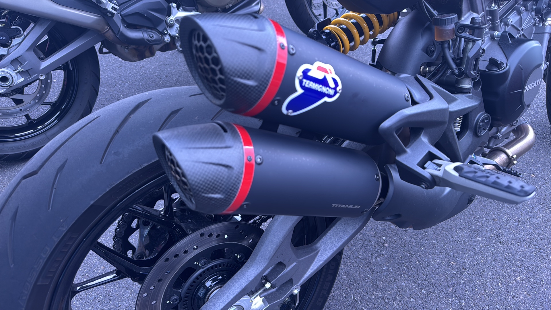 DUCATI Monster