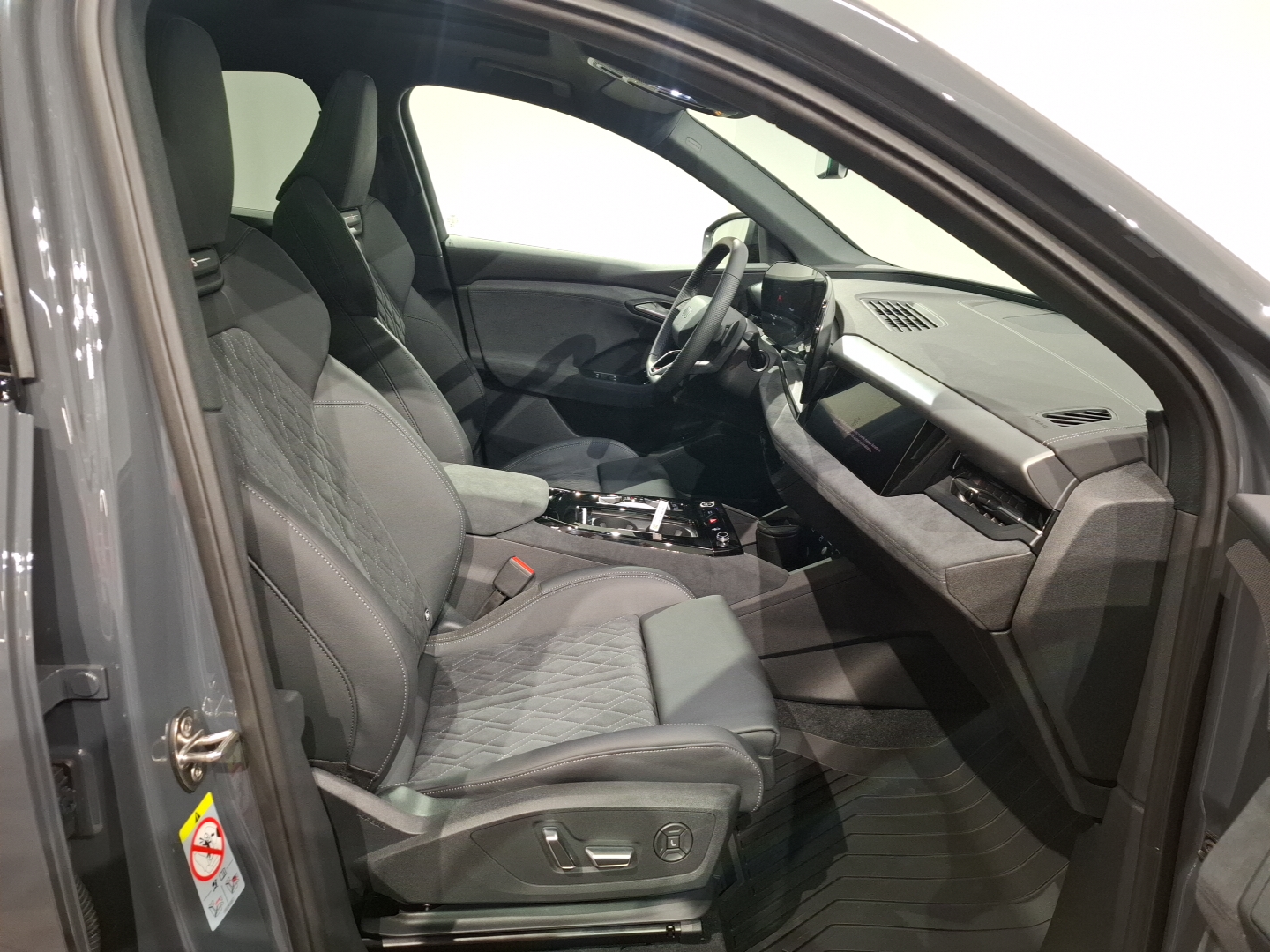 AUDI Q6