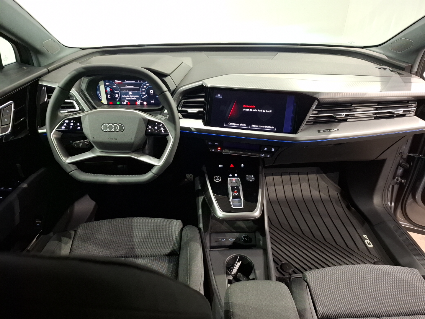 AUDI Q4
