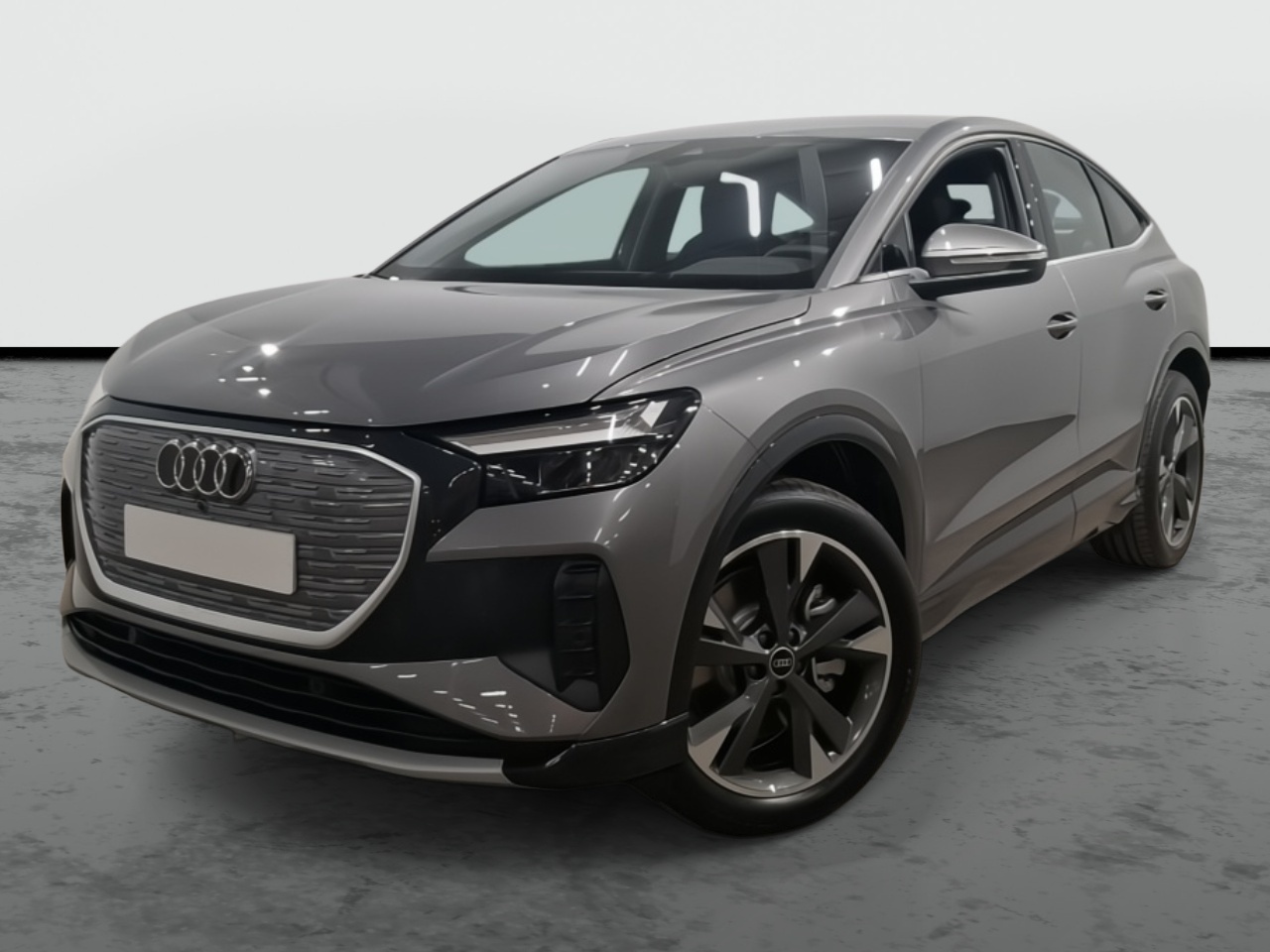 AUDI Q4