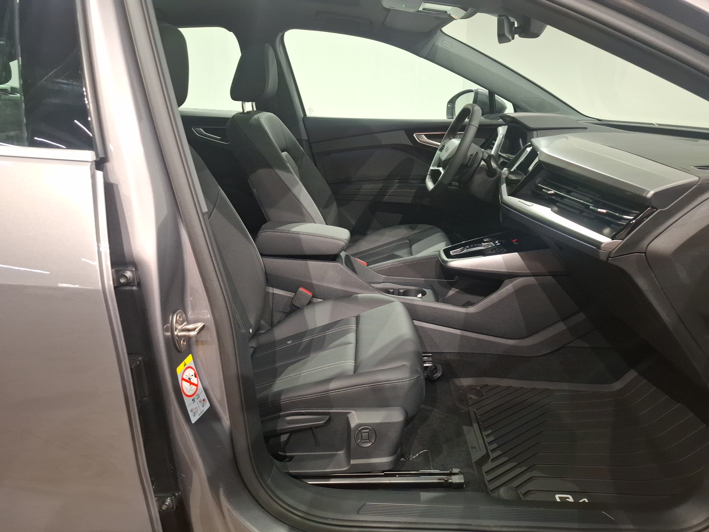 AUDI Q4