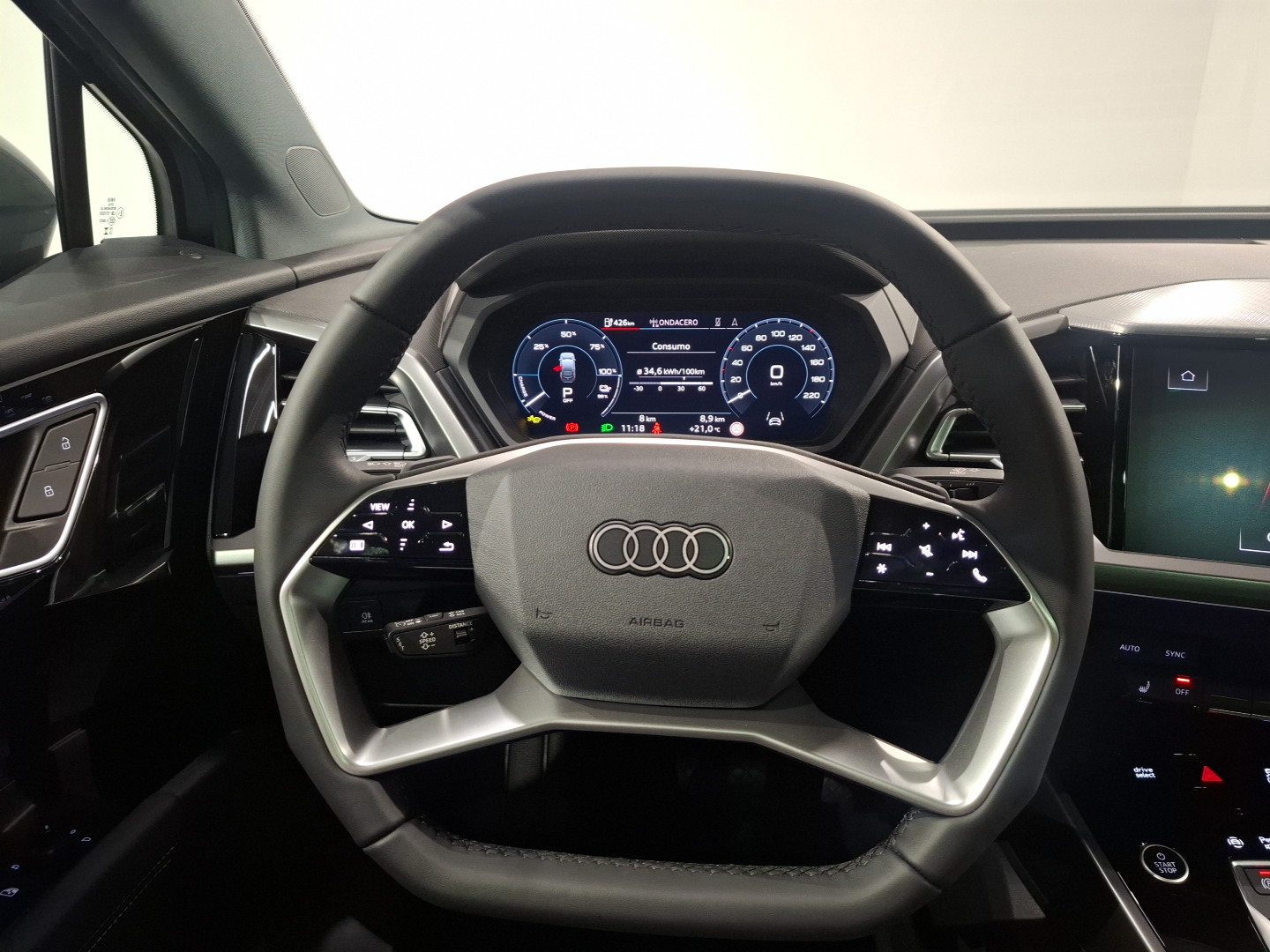 AUDI Q4