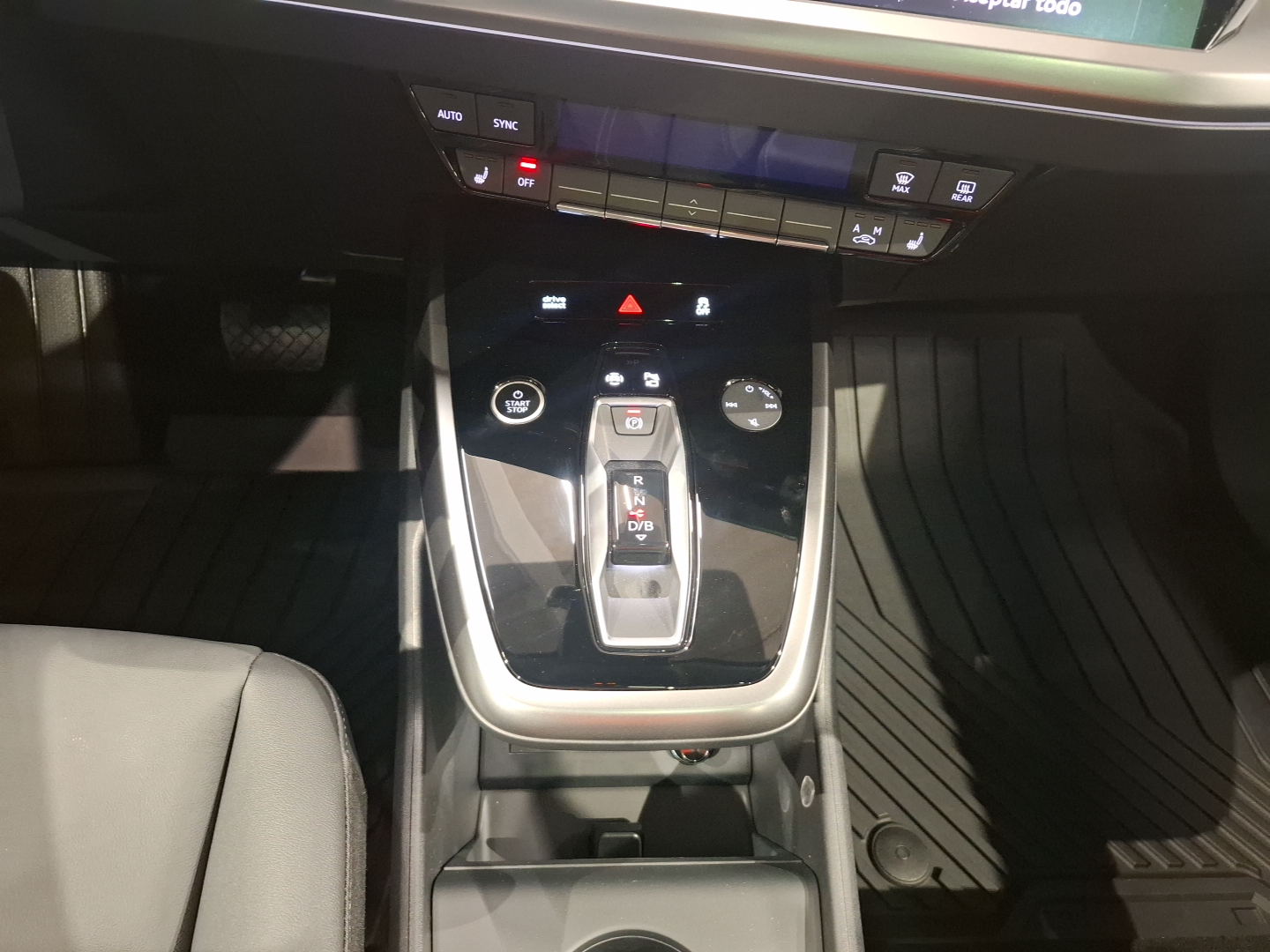 AUDI Q4