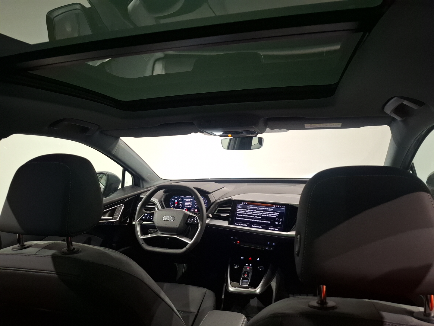 AUDI Q4