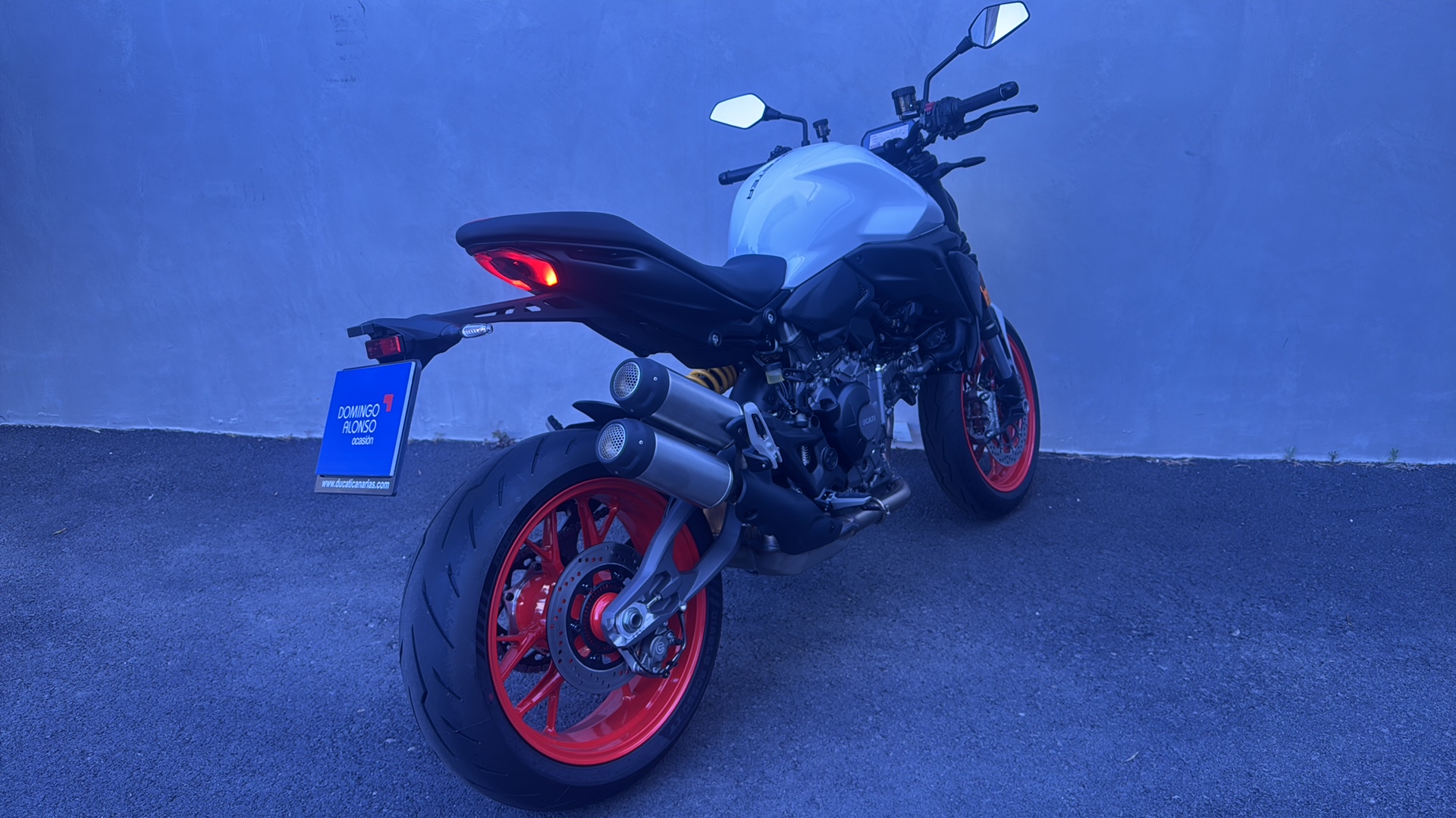 DUCATI Monster