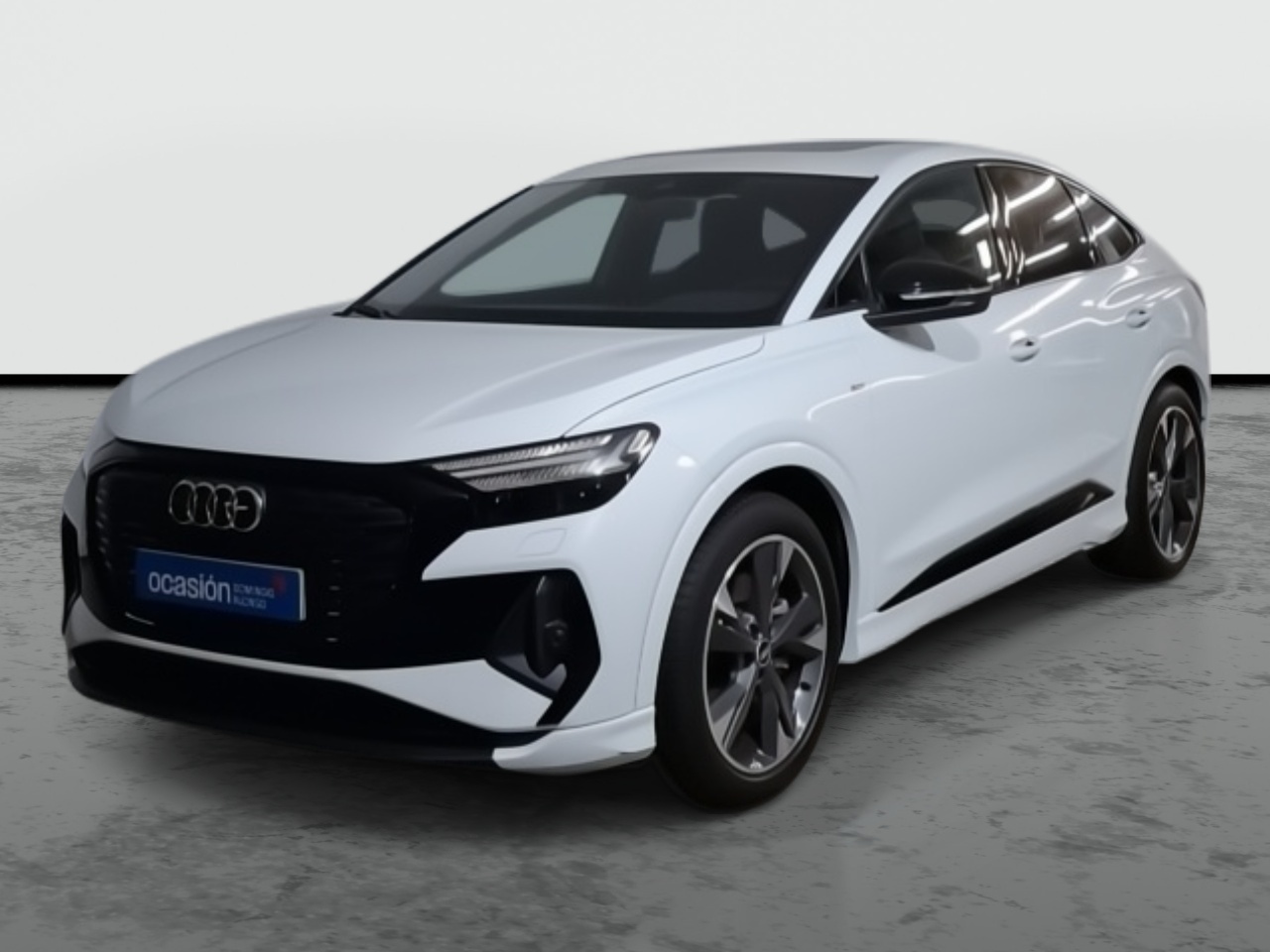 AUDI Q4