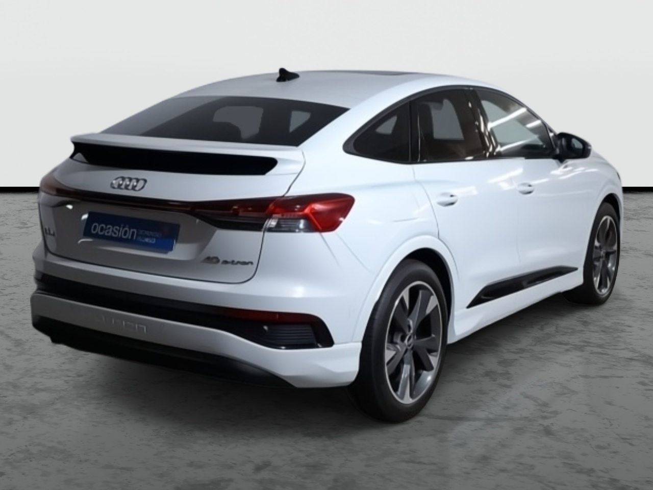 AUDI Q4