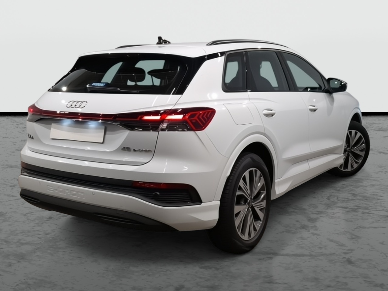 AUDI Q4
